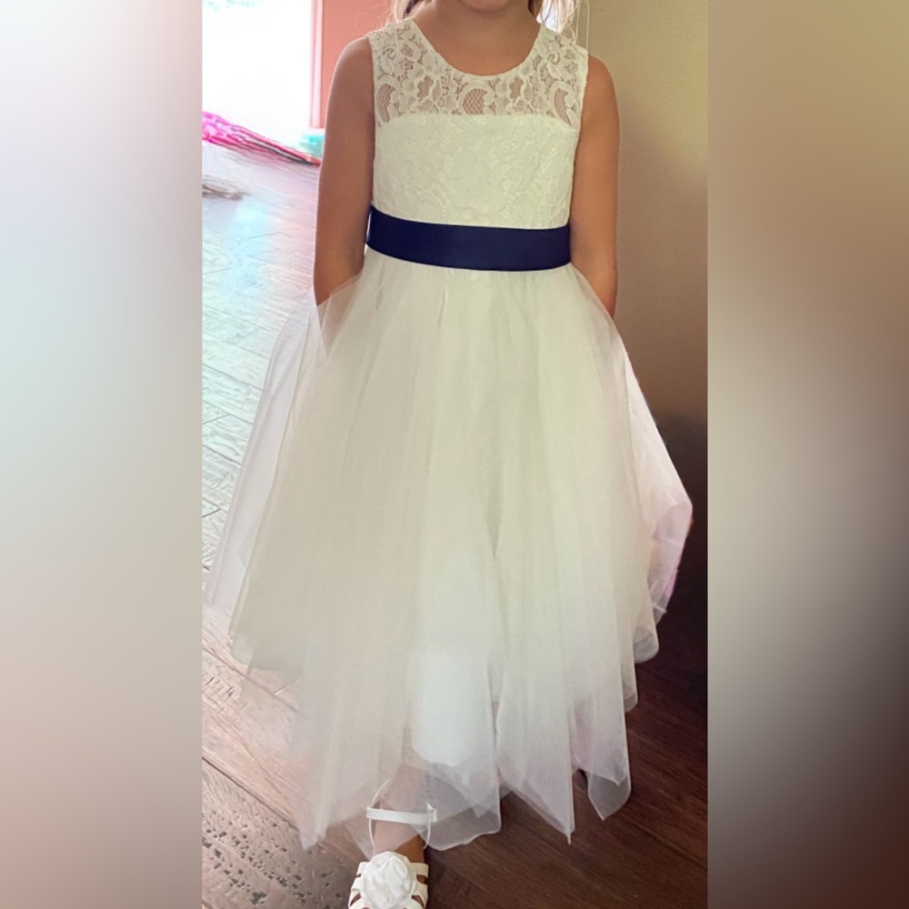 Size 4 Flower Girl Dress - no sash